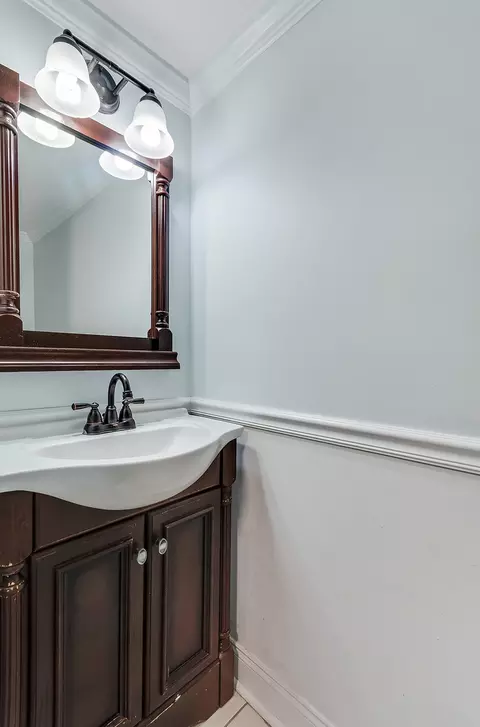 Bath - 1035 Serendipity Dr, Aurora, IL 60504 photo 1 of 5