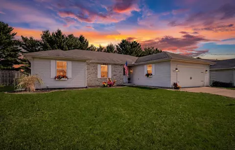 1704 Nancy Beth Dr, Champaign, IL 61822