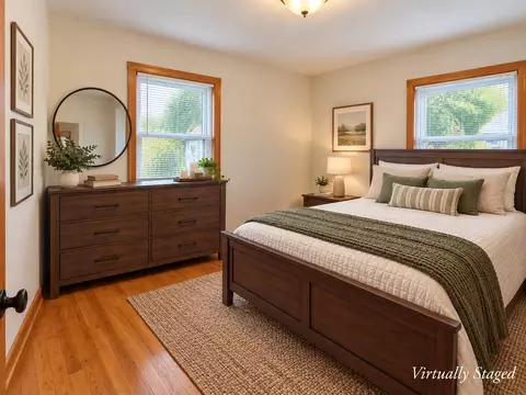 Bedroom - 1629 34th St, Moline, IL 61265 photo 2 of 2