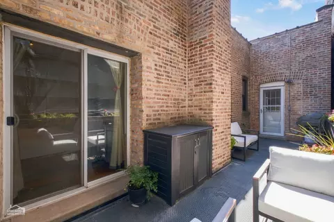 Exterior - Undisclosed, Chicago, IL 60657 photo 3 of 4