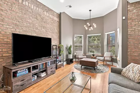 Living - Undisclosed, Chicago, IL 60657 photo 3 of 5