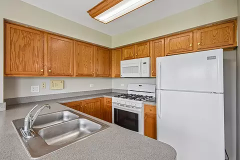 Kitchen - 3193 Ketch Ct, Aurora, IL 60503 photo 1 of 4