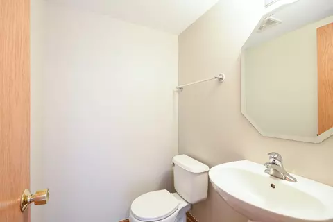 Bath - 3193 Ketch Ct, Aurora, IL 60503 photo 1 of 2