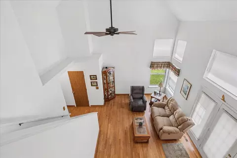 Entry Way - 491 Harvard Ln, Bartlett, IL 60103 photo 2 of 2
