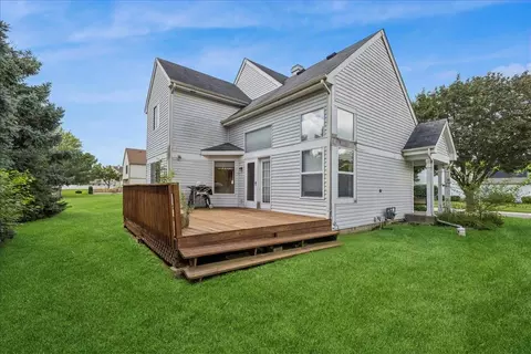 Exterior - 491 Harvard Ln, Bartlett, IL 60103 photo 2 of 3
