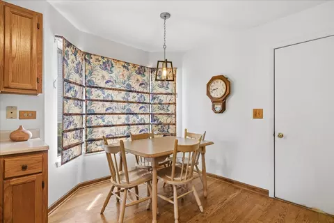 Dining - 491 Harvard Ln, Bartlett, IL 60103 photo 3 of 3