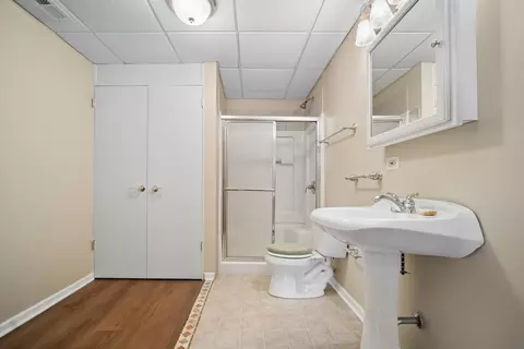 Bath - Undisclosed, Elgin, IL 60123 photo 4 of 4