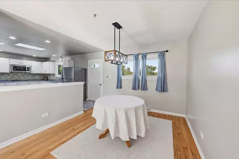 Dining - 4602 Magnolia Dr, Rolling Meadows, IL 60008 photo 2 of 2