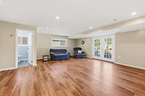 Living - 4602 Magnolia Dr, Rolling Meadows, IL 60008 photo 6 of 8