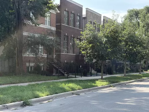 4600 S Champlain Ave, Chicago, IL 60653 photo 3