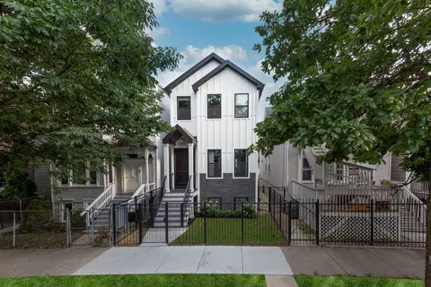 2447 W Moffat St, Chicago, IL 60647