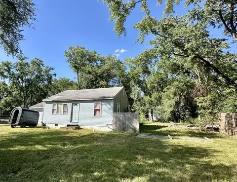 425 W Bruce Rd, Lockport, IL 60441 photo 2