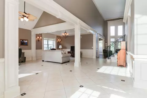 Living - 2807 Lone Oak Rd, Bloomington, IL 61705 photo 2 of 7
