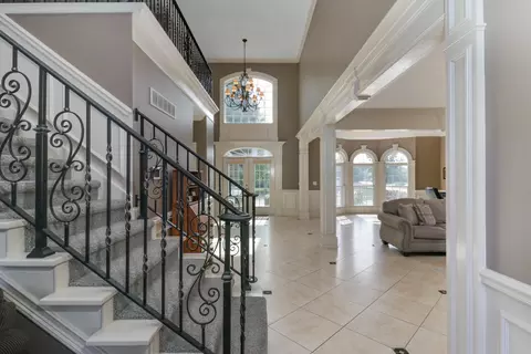Entry Way - 2807 Lone Oak Rd, Bloomington, IL 61705 photo 2 of 5
