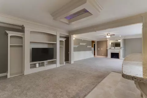 Living - 2807 Lone Oak Rd, Bloomington, IL 61705 photo 7 of 7