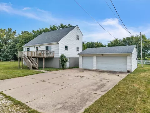 Exterior - 4922 36th St, Moline, IL 61265 photo 2 of 2