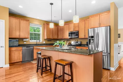 Kitchen - 461 Mooresfield St, Elgin, IL 60124 photo 2 of 2