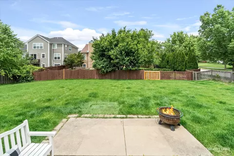 Exterior - 461 Mooresfield St, Elgin, IL 60124 photo 3 of 4