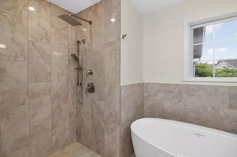 Bath - 3113 Reflection Dr, Naperville, IL 60564 photo 3 of 4