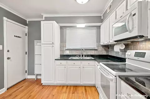 Kitchen - Undisclosed, Des Plaines, IL 60016 photo 2 of 3