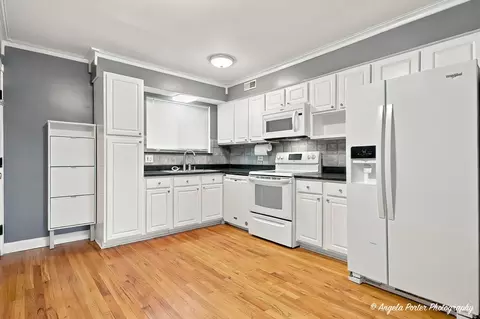 Kitchen - Undisclosed, Des Plaines, IL 60016 photo 1 of 3