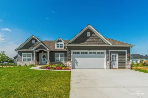861 Claridge Dr, Oswego, IL 60543