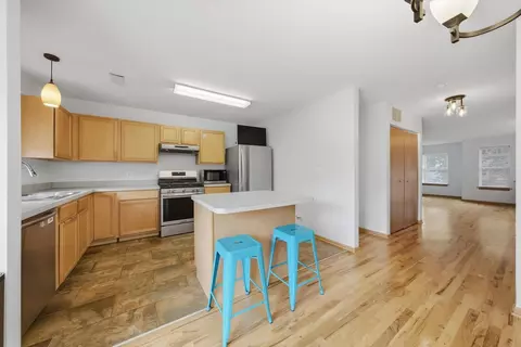 Kitchen - 631 E Bowen Ave, Chicago, IL 60653 photo 4 of 5