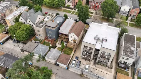 View/Area - 631 E Bowen Ave, Chicago, IL 60653 photo 2 of 5