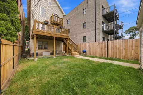 Exterior - 631 E Bowen Ave, Chicago, IL 60653 photo 6 of 8