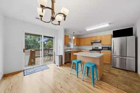 Kitchen - 631 E Bowen Ave, Chicago, IL 60653 photo 1 of 5