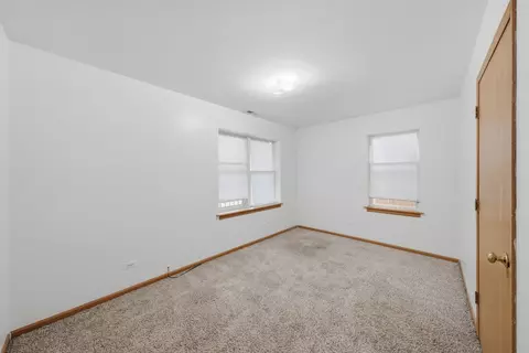 Bedroom - 631 E Bowen Ave, Chicago, IL 60653 photo 3 of 4