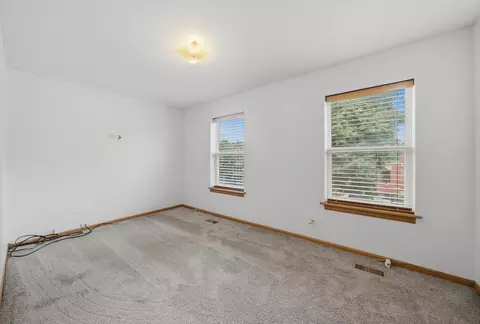Bedroom - 631 E Bowen Ave, Chicago, IL 60653 photo 2 of 4