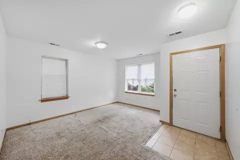 Living - 631 E Bowen Ave, Chicago, IL 60653 photo 5 of 6