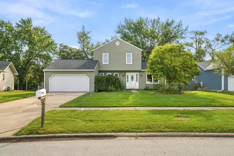 3 S171 Lakeview Ct, Warrenville, IL 60555