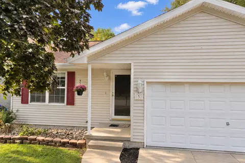 Exterior - 3 Nicole Ct, Bloomington, IL 61701 photo 5 of 15