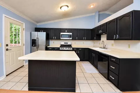 Kitchen - 3 Nicole Ct, Bloomington, IL 61701 photo 6 of 6