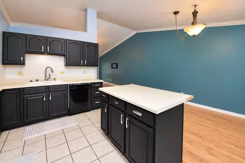 Kitchen - 3 Nicole Ct, Bloomington, IL 61701 photo 3 of 6