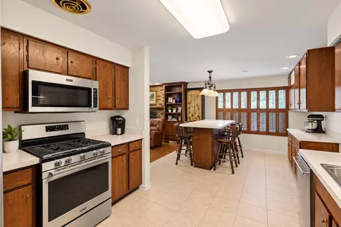 Kitchen - 317 Beech Ct, Naperville, IL 60540 photo 1 of 4