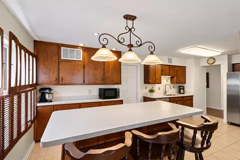 Kitchen - 317 Beech Ct, Naperville, IL 60540 photo 4 of 4