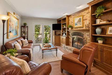 Living - 317 Beech Ct, Naperville, IL 60540 photo 1 of 4