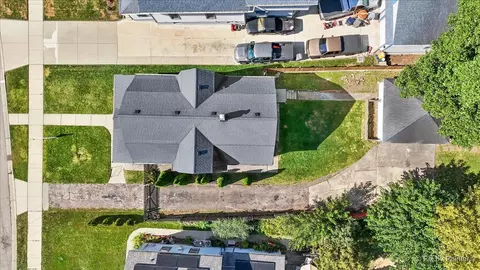 View/Area - 468 Locust St, Elgin, IL 60123 photo 1 of 7