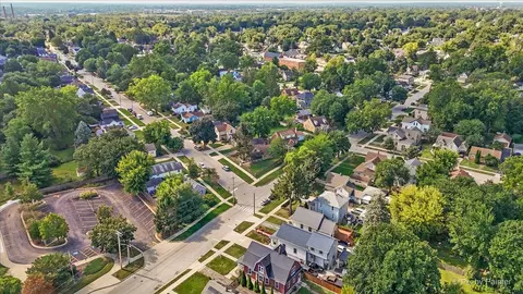 View/Area - 468 Locust St, Elgin, IL 60123 photo 3 of 7