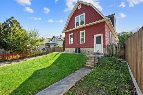 Exterior - 468 Locust St, Elgin, IL 60123 photo 6 of 14