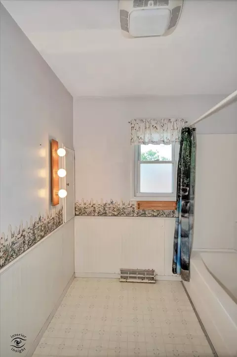 Bath - 33 Jan Ave, Kankakee, IL 60901 photo 1 of 2