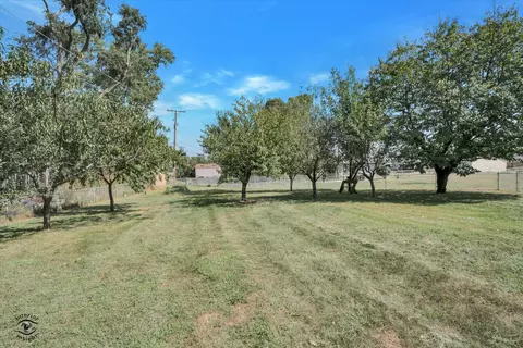 Exterior - 33 Jan Ave, Kankakee, IL 60901 photo 2 of 5