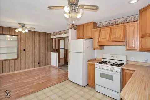 Kitchen - 33 Jan Ave, Kankakee, IL 60901 photo 1 of 2