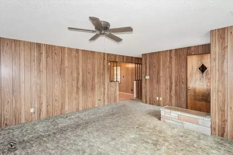 Living - 33 Jan Ave, Kankakee, IL 60901 photo 3 of 5
