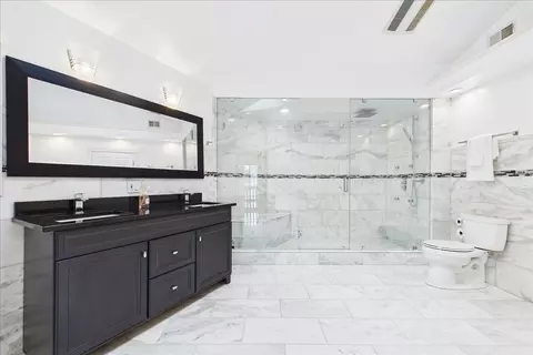 Bath - 3604 Meadow Ln, Glenview, IL 60025 photo 1 of 7