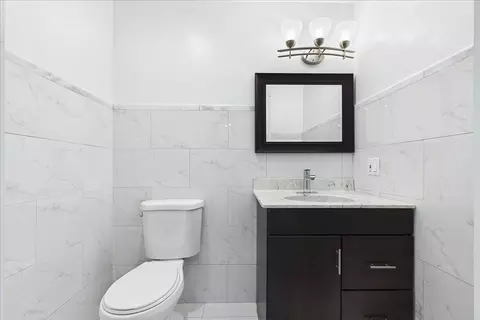 Bath - 3604 Meadow Ln, Glenview, IL 60025 photo 7 of 7