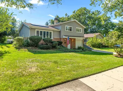 9137 W 91st Pl, Hickory Hills, IL 60457
